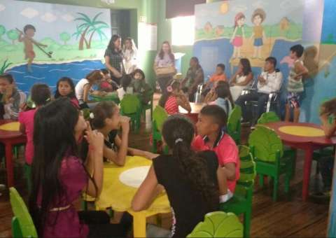 Centros de convivência e Usina Chaminé realizam programação especial de Páscoa