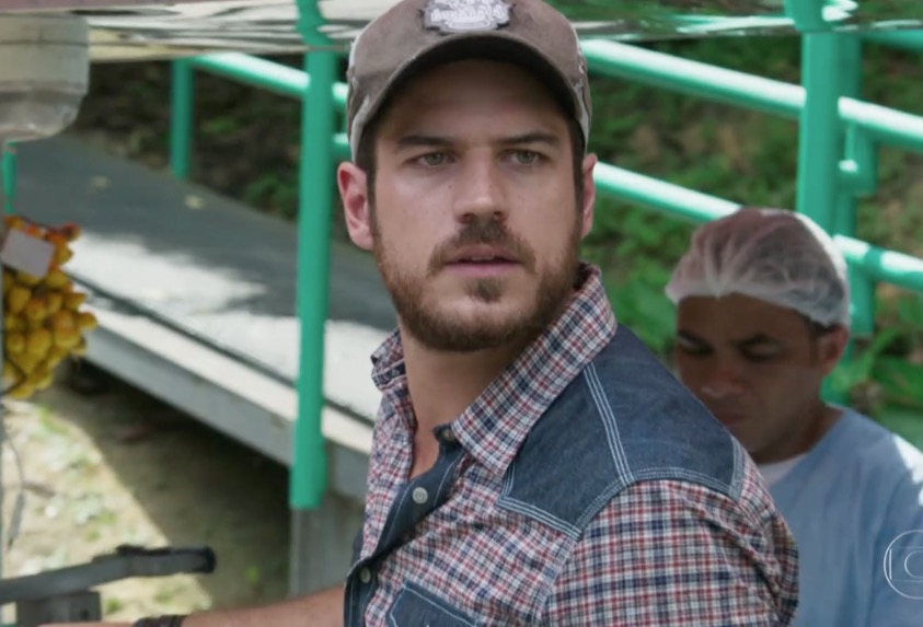 Bebê de 3 meses fica com hipotermia após gravação de novela e Globo pune funcionários