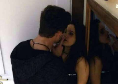 Polícia vai ao BBB colher depoimentos de Emily e Marcos sobre suposta agressão