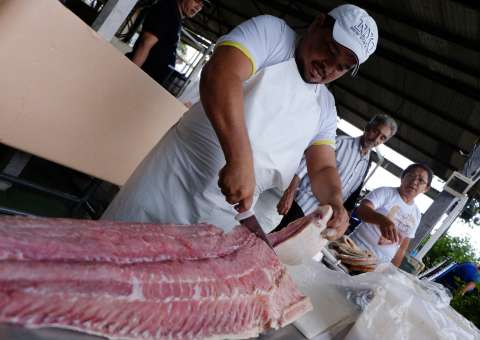 Em Manaus, feirão garante 20% peixe mais barato durante a Semana Santa