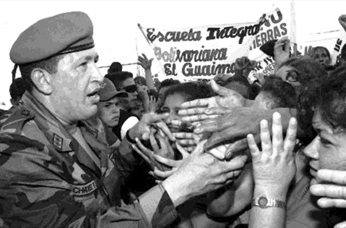 Teatro Gebes Medeiros exibe documentário irlandês ‘A Revolução Não Será Televisionada’