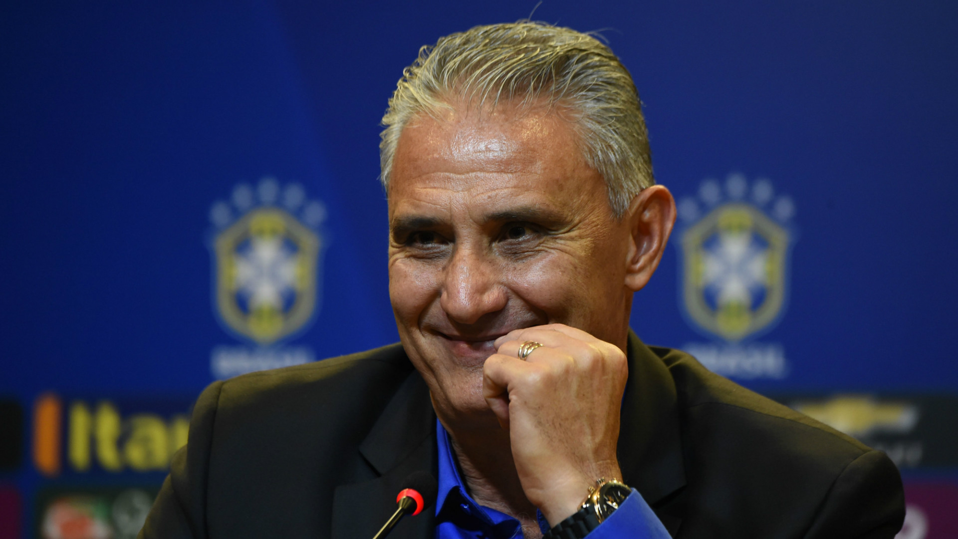 Tite viaja para a Europa em busca dos 'melhores' para seleção
