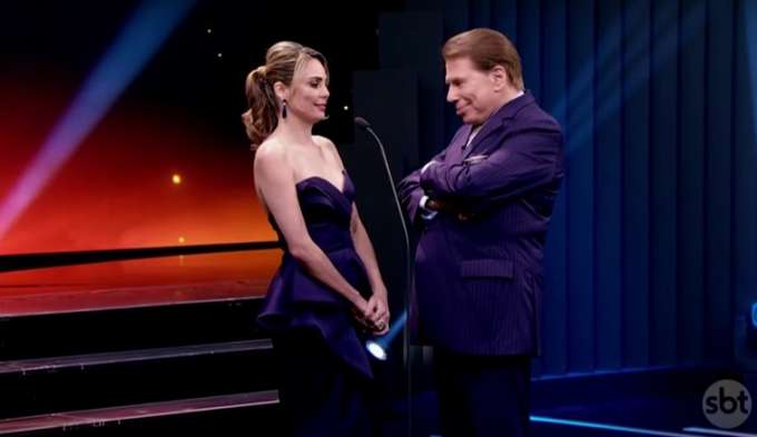 Rachel Sheherazade se pronuncia após climão com Silvio Santos