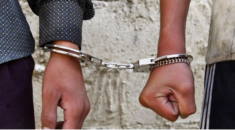 Jovem é condenada a 19 anos de prisão por matar pai a facadas