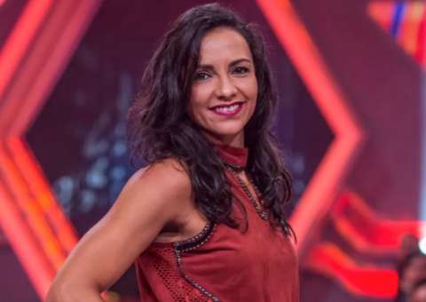 Marinalva posa sensual e fala sobre expulsão de Marcos: 'foi até tardia'