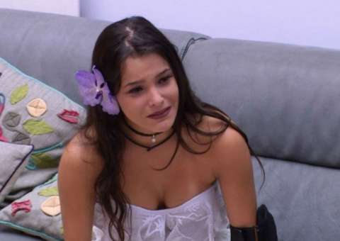 BBB17: Emilly pergunta por Marcos na final e Tiago Leifert manda real 