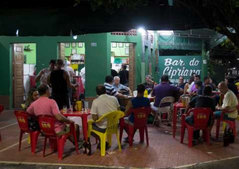  Exposição no Bar do Cipriano arrecada donativos para as famílias venezuelanas em Manaus
