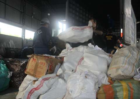 Polícia Civil incinera três toneladas de drogas em Manaus 
