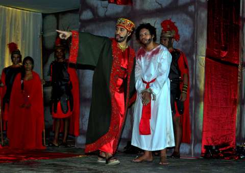 Comunidade encena Paixão de Cristo nesta sexta-feira