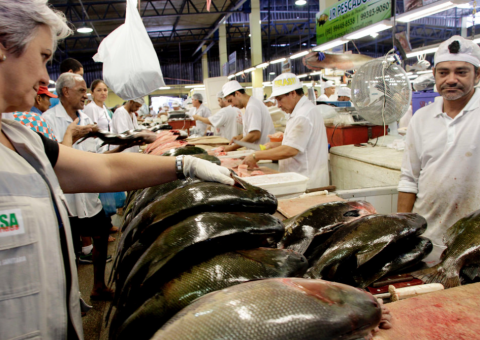  Vigilância Sanitária fiscaliza peixe vendido na Semana Santa