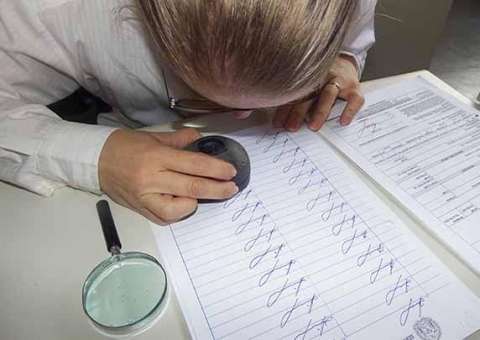 Curso forma profissionais para reconhecimento de assinaturas falsas em Manaus  