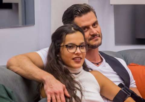 Ex-BBB Marcos descarta namoro com Emilly e é aconselhado a ficar longe da jovem