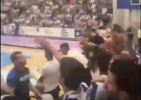 Torcida do Porto faz piada com acidente da Chape e é repreendida pelo clube