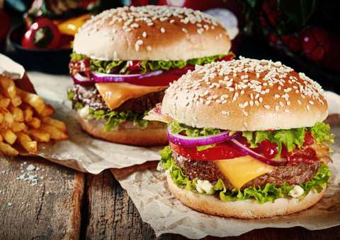 80% dos brasileiros não conseguem manter uma alimentação saudável