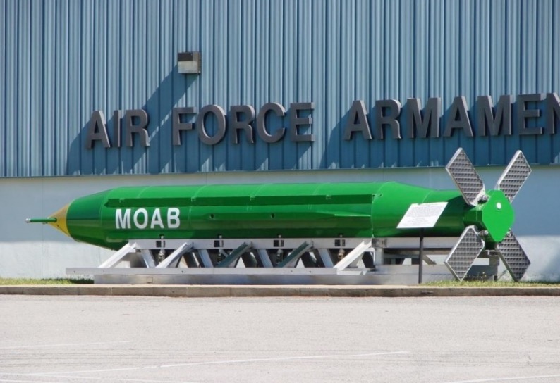 EUA lançam a ‘mãe de todas as bombas’ contra o EI no Afeganistão 