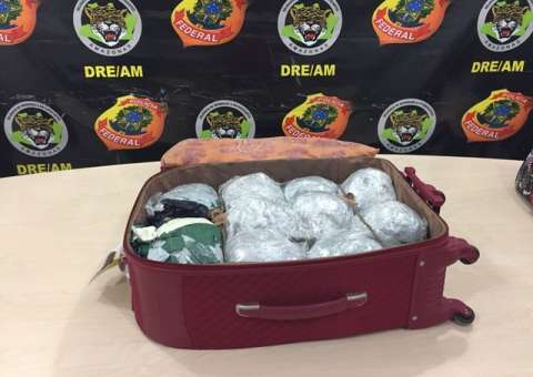 Mulher é presa com maconha escondida em mala no aeroporto de Manaus