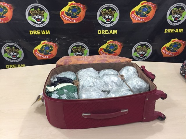 Mulher é presa com maconha escondida em mala no aeroporto de Manaus