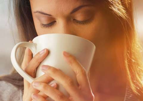 Hemorragias menstruais e inflamações podem ser tratadas com chá 