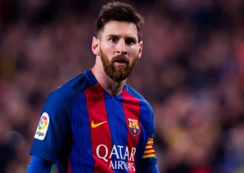 Após ser suspenso por quatro jogos, Messi é convocado para falar na Fifa