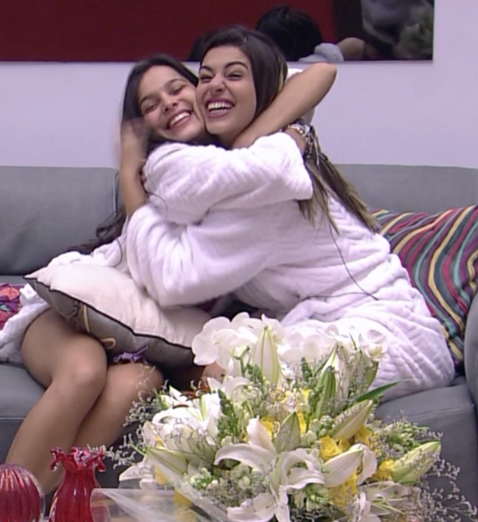Em dia de final, Emilly e Vivian protagonizam momentos inesperados juntas