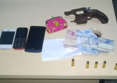 Homem acusado de vários roubos é espancado por populares e acaba preso em Manaus