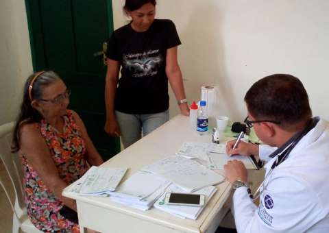 Ação com especialistas na Vila Amazônia registra 105 atendimentos