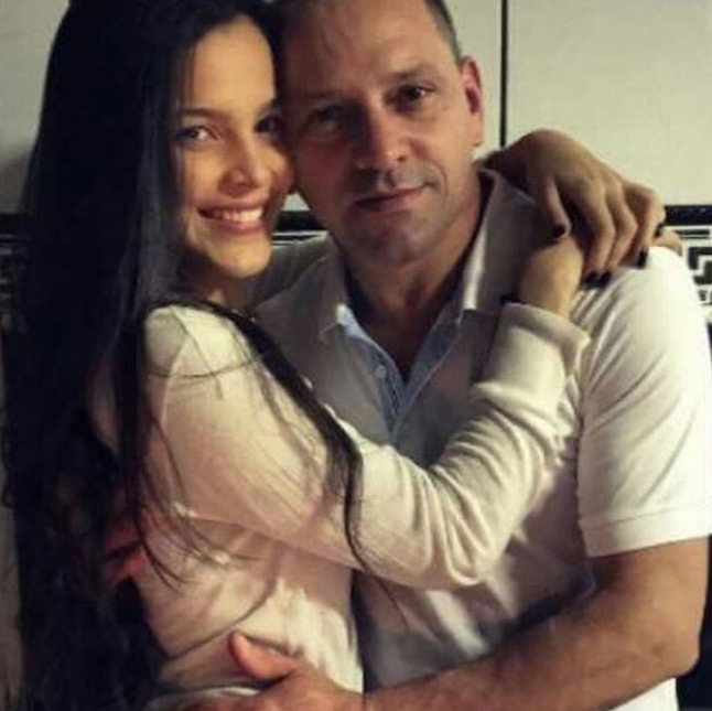 Logo após chamar Marcos de genro, pai de Emilly detona médico: 'é um psicopata'