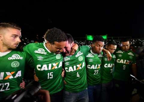 Chapecoense condena torcida do Porto por 'brincadeira' com acidente da delegação