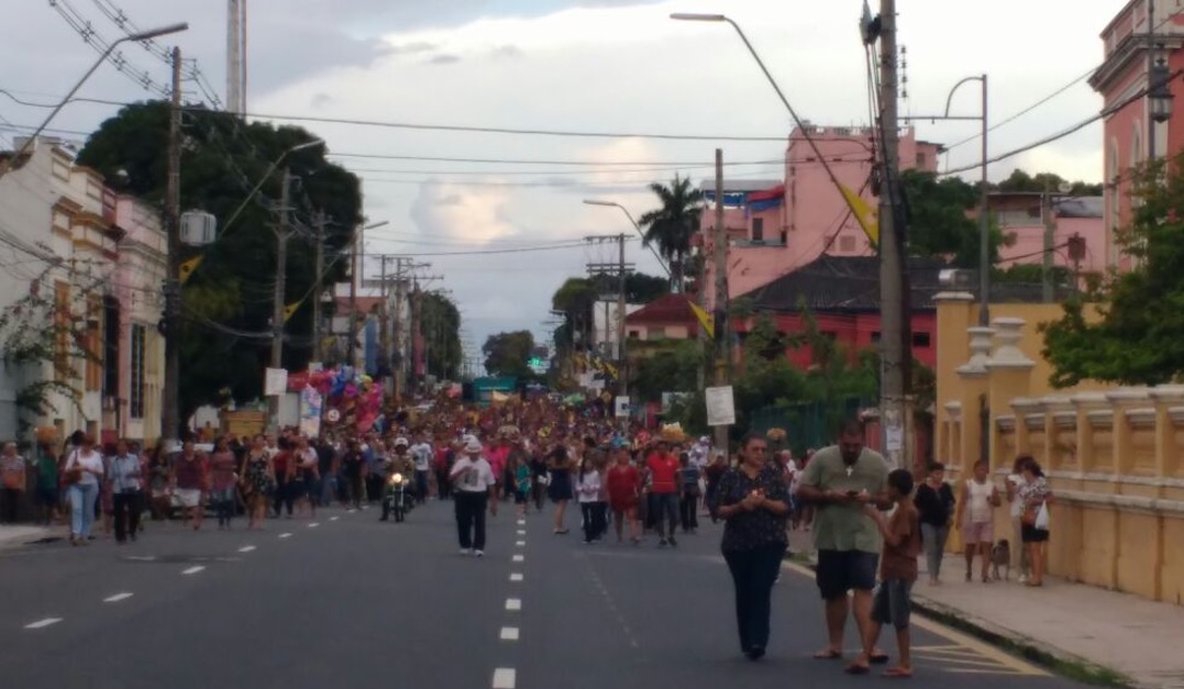 Via Sacra emociona 5 mil pessoas nas ruas de Manaus