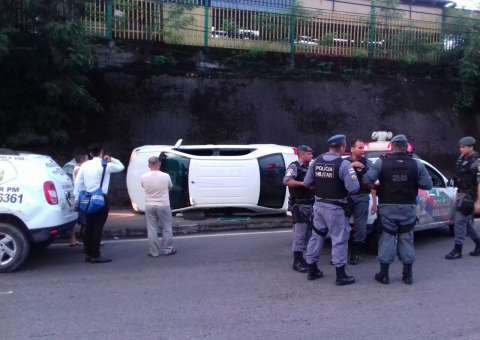 Trio sequestra taxista e obriga vítima a dirigir durante assaltos em Manaus