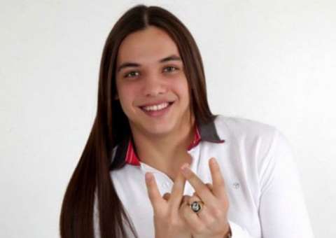 Gravando dvd nos EUA, Wesley Safadão radicaliza e mostra novo visual 