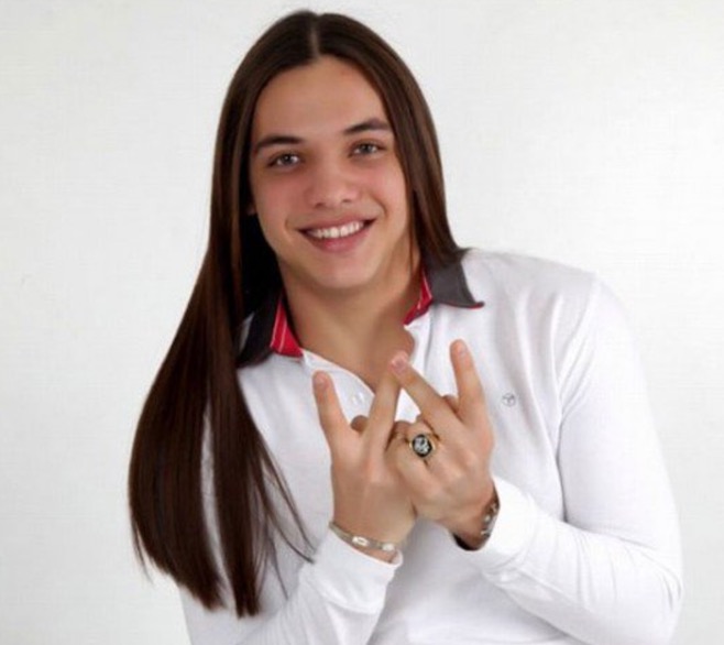 Gravando dvd nos EUA, Wesley Safadão radicaliza e mostra novo visual 