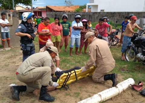 Motos colidem e deixam duas pessoas feridas no Amazonas