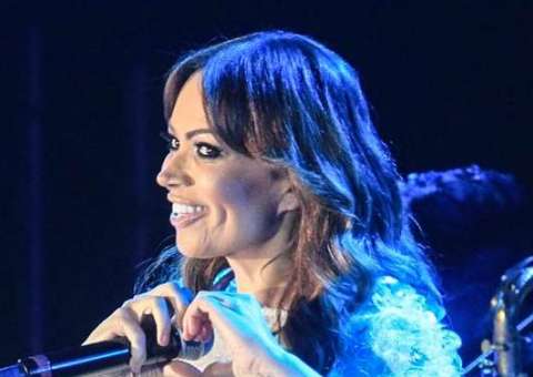 Solange Almeida é provocada em show e dá resposta curta e grossa