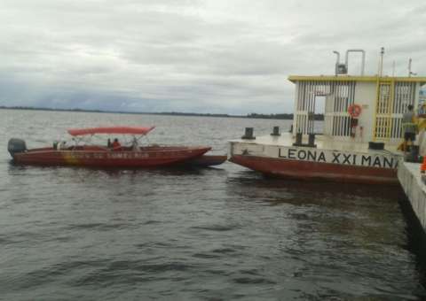 Buscas por vigilante desaparecido no Rio Negro são retomadas neste domingo