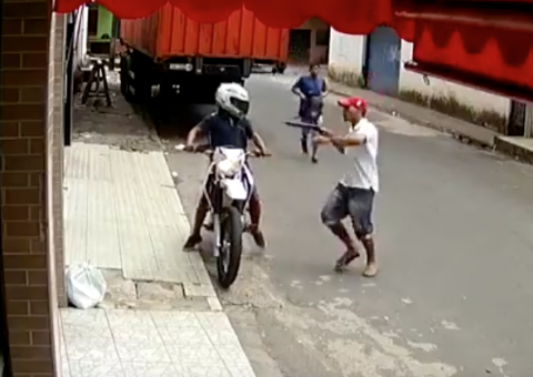 Preso um dos suspeitos de roubar moto em Manaus