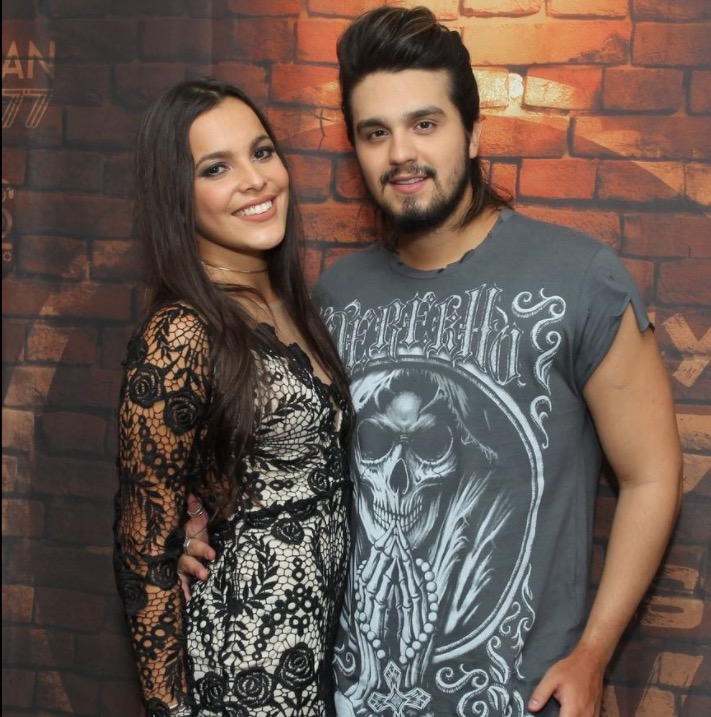 Ex-BBB Emilly dança com Luan Santana em show e fãs detonam: “corre que é cilada”