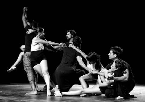 Companhia de dança promove espetáculo no Café Teatro nesta terça e quarta-feira