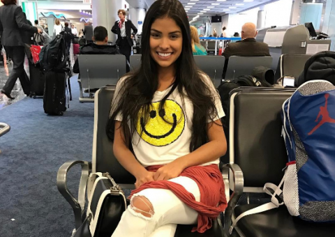 Ganhadora do BBB16, Munik posta foto de biquíni após desembarcar em Manaus 