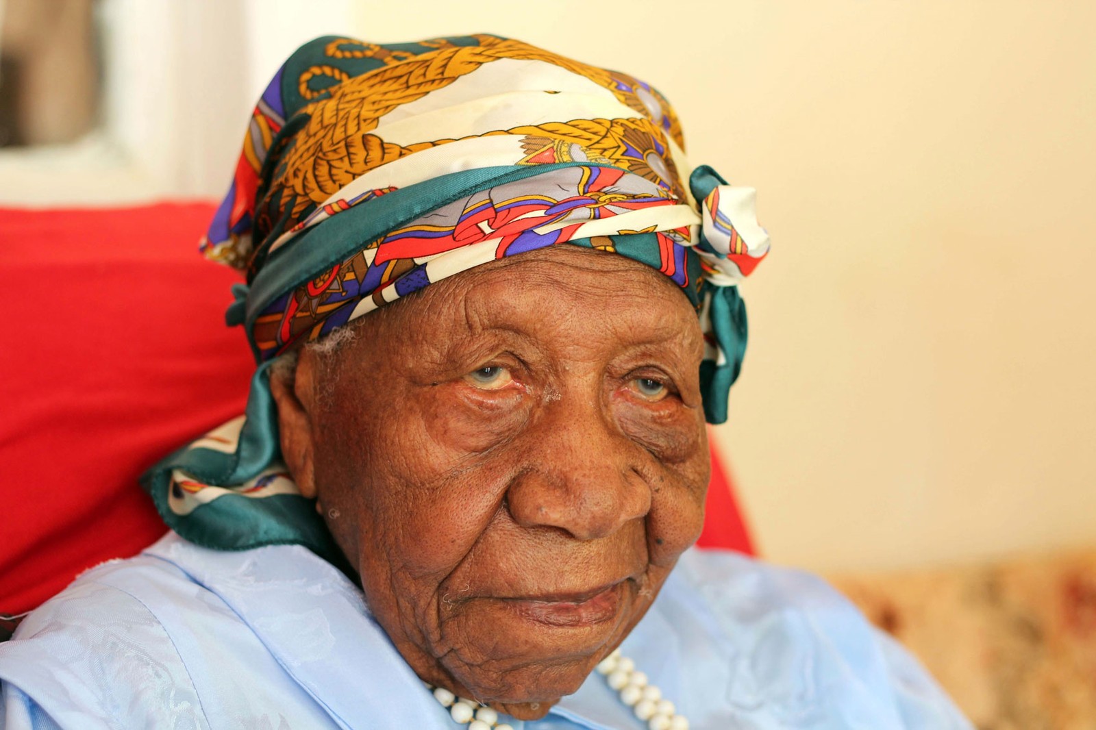 Jamaicana de 117 anos se torna a pessoa mais velha do mundo