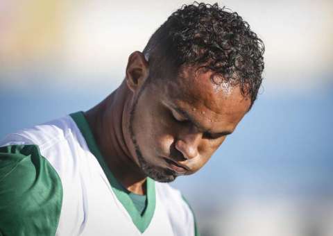 Com cânticos e xingamentos, torcida hostiliza Bruno durante jogo do Boa Esporte