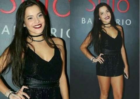 Ex-BBB Emilly é recebida por multidão em aeroporto de Porto Alegre