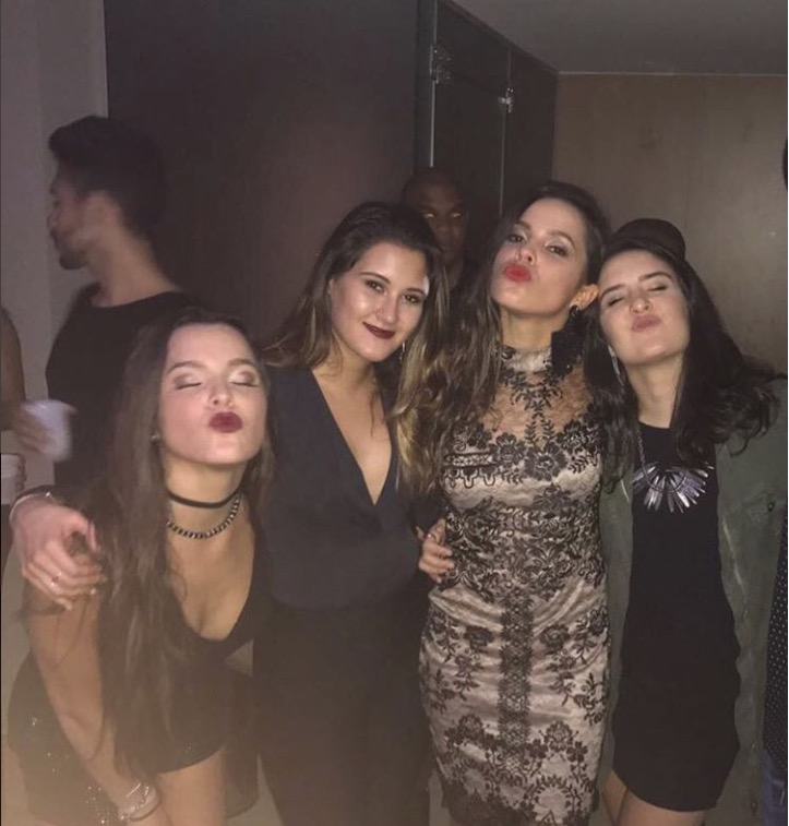 Filha de Fátima Bernardes e Bonner postam foto com ex-BBBs Emilly e Mayla