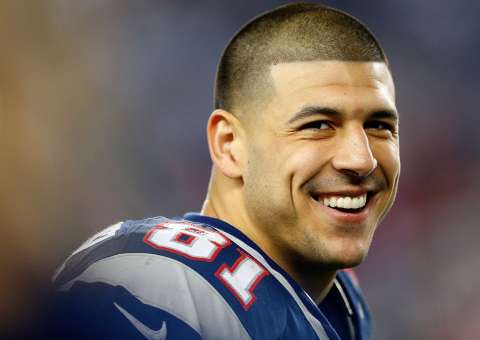 Ex-atleta de futebol americano é encontrado morto em prisão