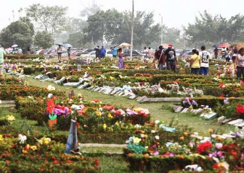 Em Manaus, Prefeitura realiza limpeza nos cemitérios para o Dia das Mães  