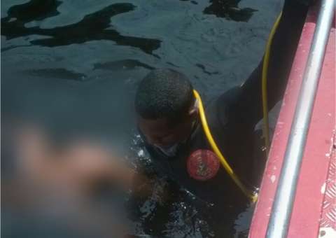 Corpo de homem é encontrado boiando na Manaus Moderna