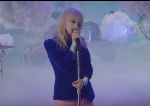 Paramore lança clipe da “Hard Times”, confira