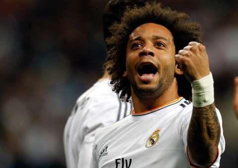 Marcelo completa 400 jogos pelo Real Madrid e ganha camisa especial 