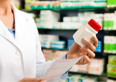 Após denúncias, Procon Manaus fiscaliza produtos vendidos em farmácias