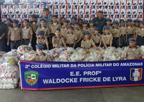 Alunos arrecadam 6 toneladas em doações durante ação social em Manaus